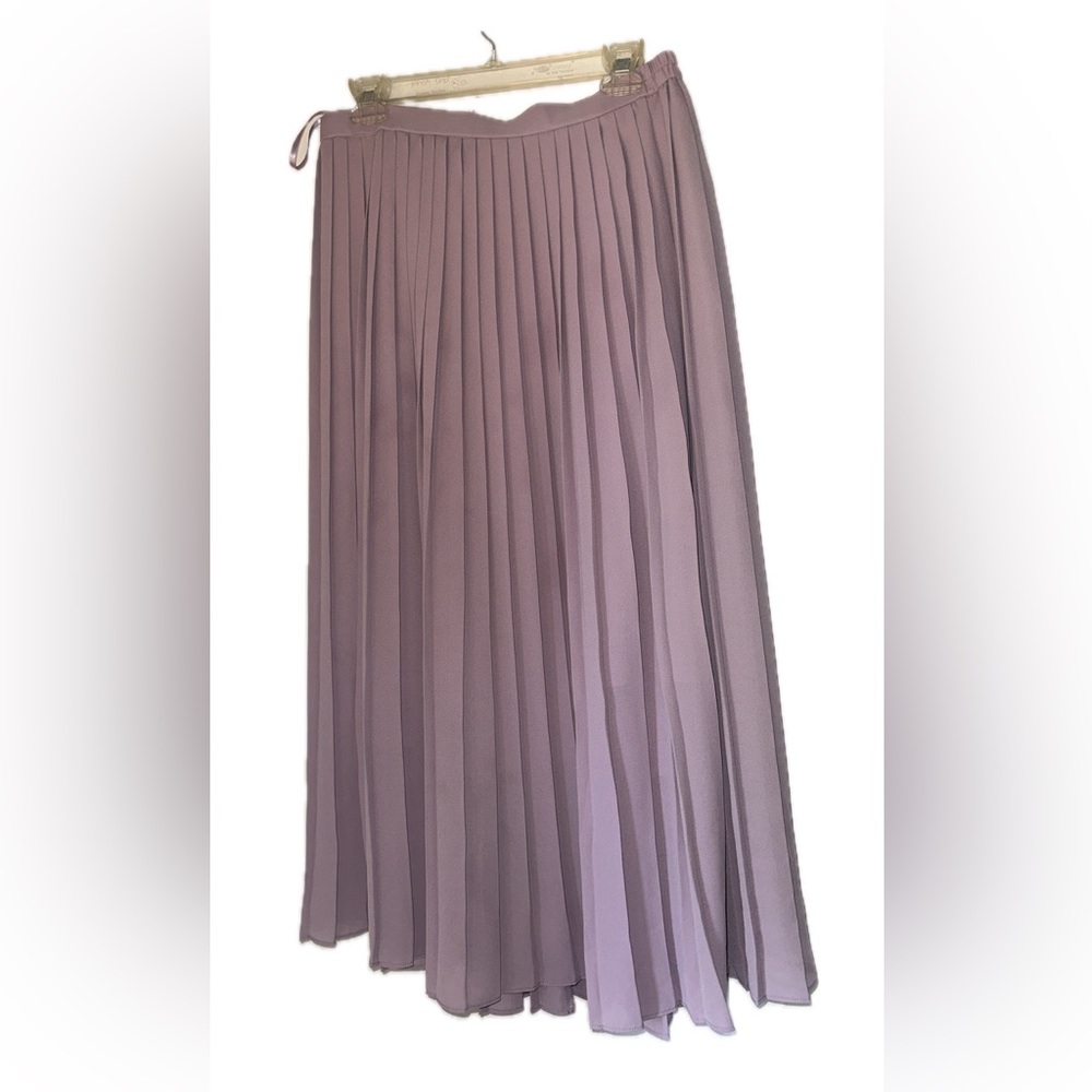 Uniqlo Chiffon Pleated Midi Skirt Lilac Size L